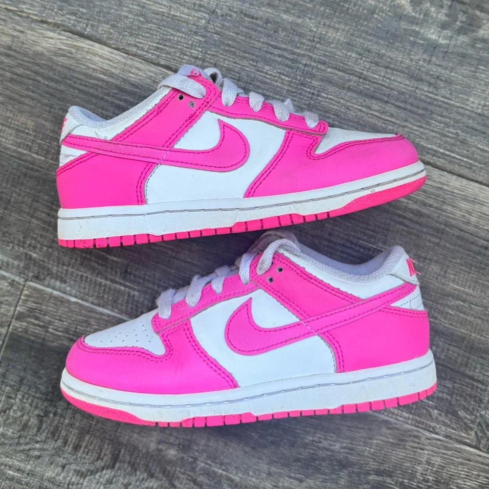 Nike Kids Sneakers White and Hot Pink Low Top